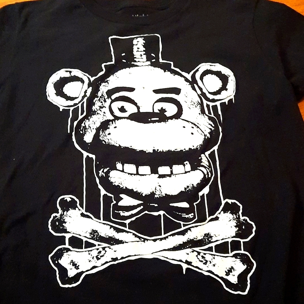 Five Nights at Freddy's t-shirt. Size (big) boys XL.